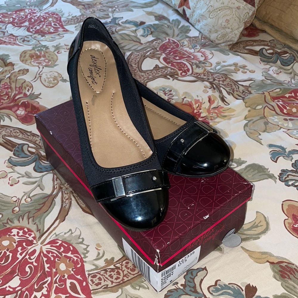 Black flats by DexFlex